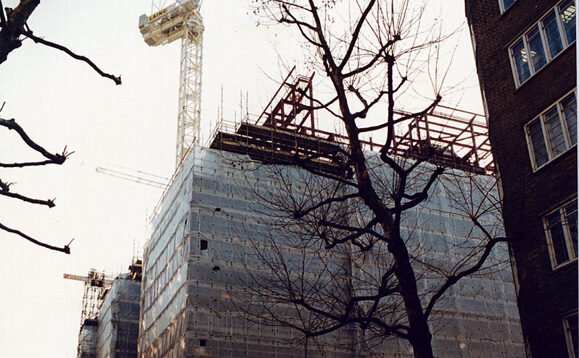 large scaffolding contractor